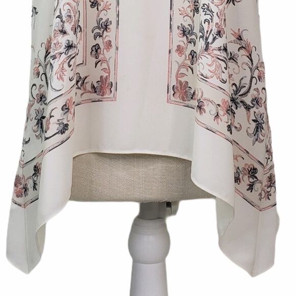 BCBGMAXAZRIA Handkerchief Hem Floral Blouse Runs Large - Picture 6 of 9